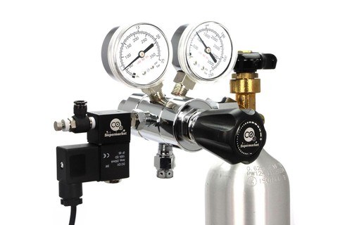 Ultimate Dual Stage CO2 Regulator with 12v DC Solenoid and Pisco Valve